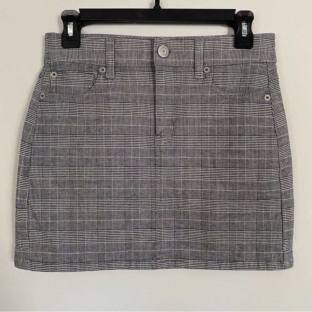 American Eagle Super Stretch Black & White Plaid Hi-Rise Mini Skirt Size 0 Reg